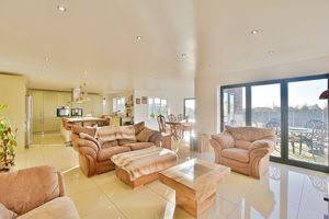 Photo 15- click for photo gallery